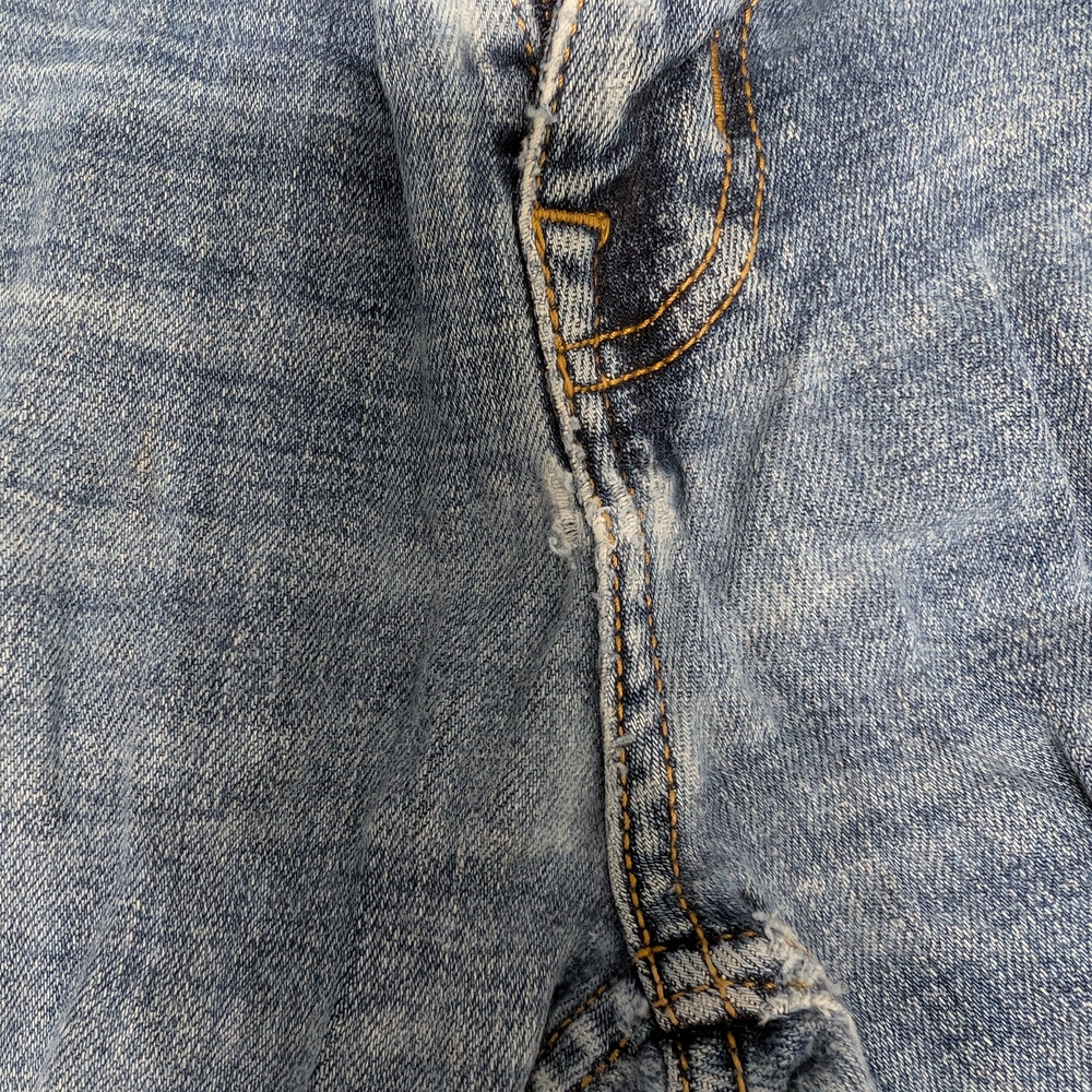 Classic Ripped Jeans - Picture 5 of 6